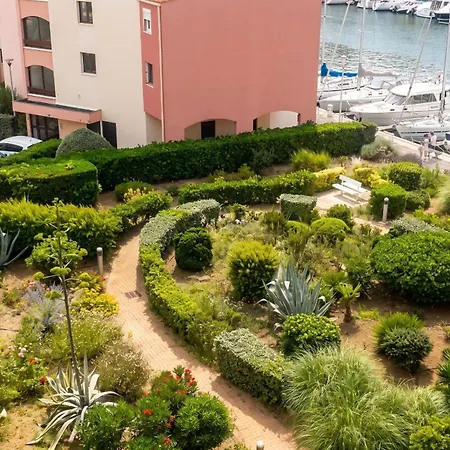 Fonctionnel A Agde, 30 M² Avec Jardin アグド